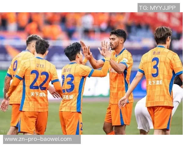 短暂休息时刻马德鲁加与克雷桑同框展现最高竞技水平